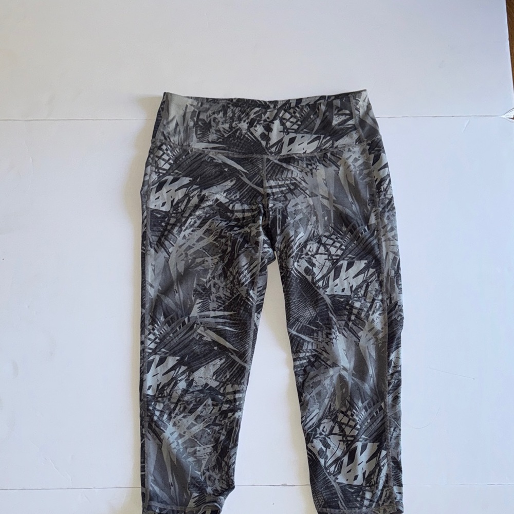 Athleta Black and Gray Patterned Leggings